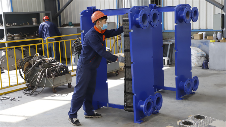 板式換熱器組裝過程 板式換熱器組裝過程